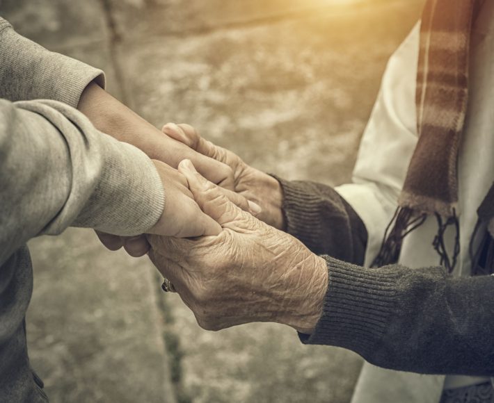 art-in-stone-holding-hands-image art-in-stone-holding-hands-image